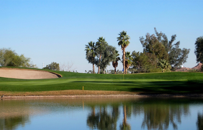 Lou's bar and grill- Papago Golf Club